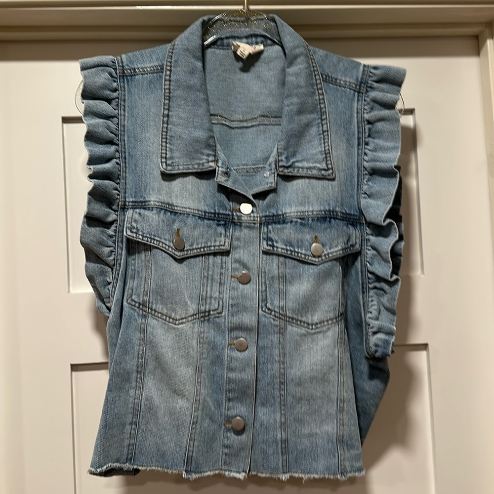Bibi Ruffle denim vest boutique size Large